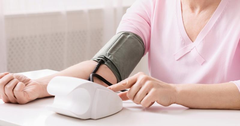 ارتفاع ضغط الدم بعد الولادة  وأعراضها