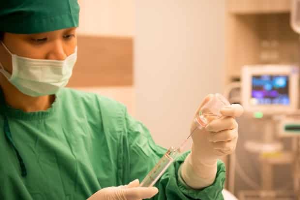 تأثير حقنة التاب بلوك على فترة التعافي بعد الولادة القيصرية