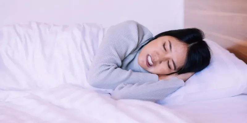 أسباب صرير الأسنان أثناء النوم