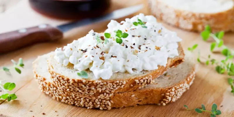 فوائد الجبنة القريش للصحة العامة