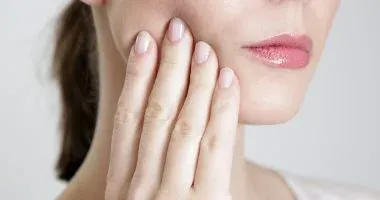 تشنج الفك و علاماته وأعراضه