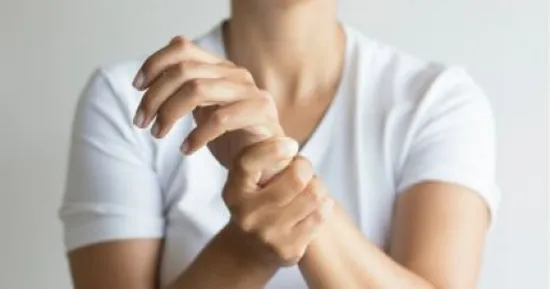 الجلوكوزامين لصحة المفاصل والجسم ومحاذير استخدامه